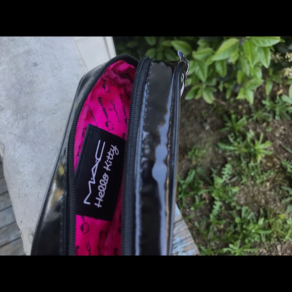 Mac Cosmetics Hello Kitty Collection Lipstick bag - Picture 3 of 3